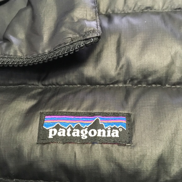 SOLD. Boys Patagonia puffer coat. (12) - Picture 2 of 6